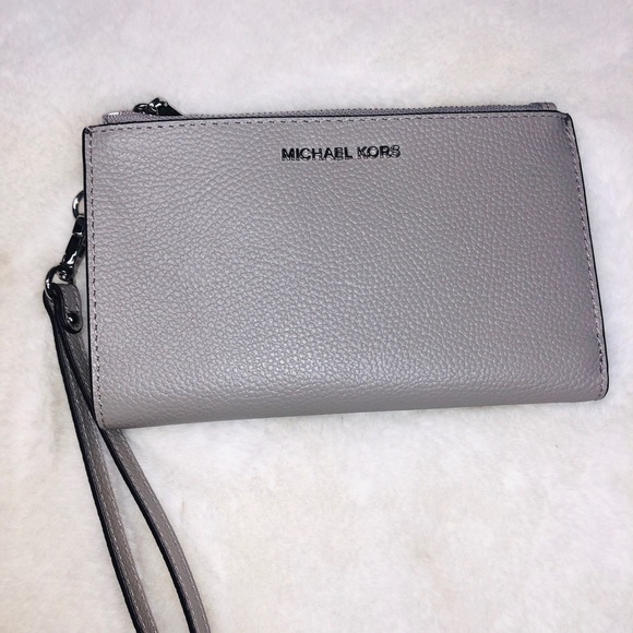 MICHAEL Michael Kors Adele Double-Zip Wristlet 7 - Picture 1 of 8